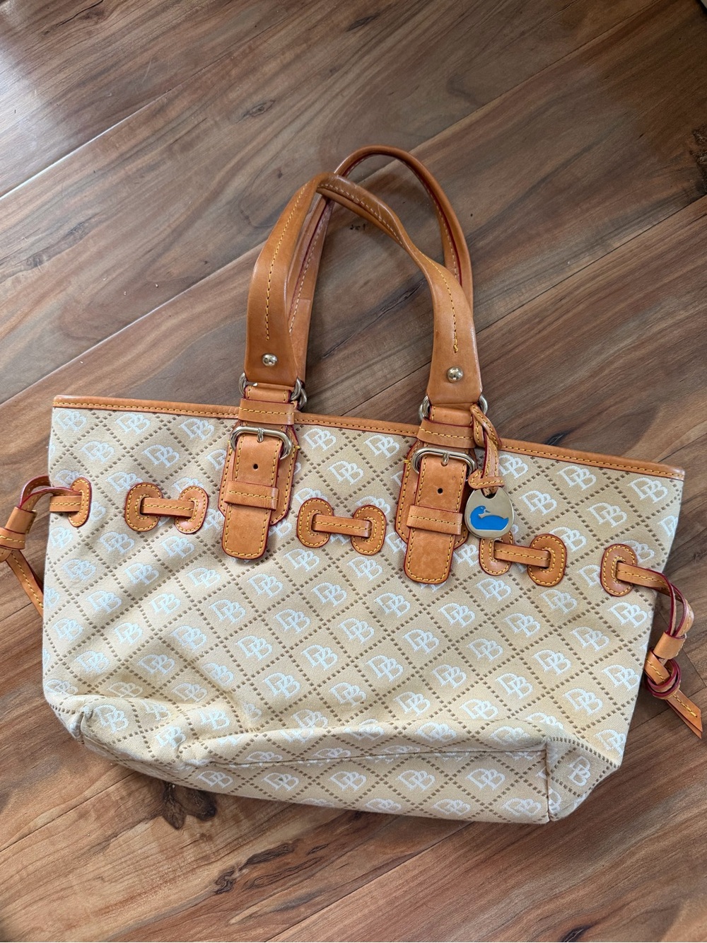 Dooney & Bourke bag